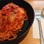 cafeレストランいつものところ - スキレットに乗っていて熱々！！