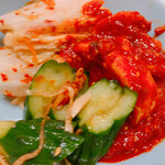 照月苑 - キムチ盛り合わせ^ - ^