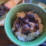 塚原の里 - 朴葉味噌をご飯に乗せていただきました