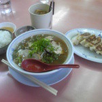 ラーメン藤 - Aセット（みそラーメン・餃子・ライス小・漬物　950円）