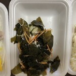 ローソンストア100 - 料理写真:きゅうりとわかめの酢の物