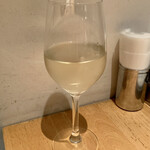 アダッキオ - 本日の白ワイン ¥750