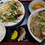 横浜飯店 - 野菜炒め定食・醤油ラーメン￥600+80