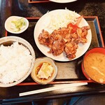 Chuukana Izakaya Heppoko - からあげ定食　750円