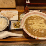 炭火焼濃厚中華そば 奥倫道 - 