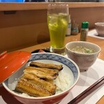 鮮魚と鰻 清流満月 野毛 - ミニうな丼と出汁スープ