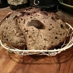 TROIS-rojiura - ライ麦と雑穀の自家製パン