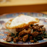 美会 - しっかりとスパイシーな辛さに響く旨味が病みつきになる味。