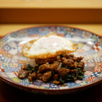 美会 - ●ガパオライス
      天草大王の鶏肉を使ったメニューに無いメニュー。