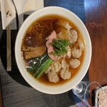 らーめん 鉢ノ葦葉 - ワンタン麺醤油　大盛り