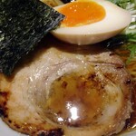 AFURI - 炙りチャーシューと薄っすらと浮く鶏油