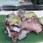 立食い寿司 根室花まる - 生のトロ鰊、2貫