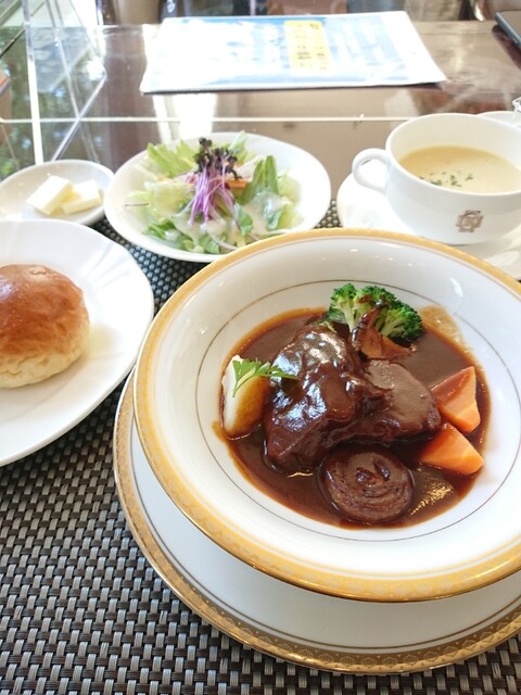 ロンシャン 広瀬通 | 仙台の洋食レストラン