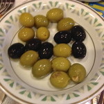 カサ・ベリヤ - オリーブの盛り合わせ（￥525）2 de mayo de 2013