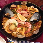 カサ・ベリヤ - スペイン釜飯（パエージャ）来た時点で記念撮影。このあとお店の方から取り分けて頂けます。（￥3570）2 de mayo de 2013