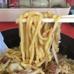 麺屋まる勝かっちゃんラーメン - 麺リフト。