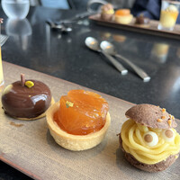DINING & BAR TABLE 9 TOKYO - 
