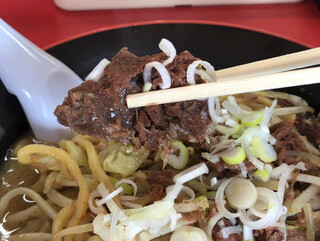 麺屋まる勝かっちゃんラーメン - 牛すじリフト。