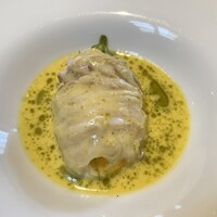 ヒカリヤ ニシ - 平目/サフラン/花ズッキーニ