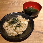 Naru - ガーリック炒飯、スープ付き