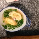 明石焼 たこ八 - 半分に割る！