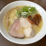 麺屋 京介 - 鶏白湯　塩　豚ロース鶏むねチャーシュー　¥900