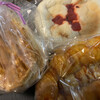 むかわ夢風船 - 料理写真:アップルカスタードパイ　チリマヨポーク　ごぼう&カレーパン