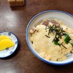Asahiya - ●他人丼　680円◯他人丼
                        牛肉の甘み（旨み）の余韻残る口の中に
                        たくあんで味わいで締めて終わる。