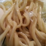 渡辺製麺 - 太麺は平打ちのウェーブ♪