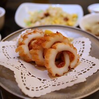 廣東料理 民生 ヒルトンプラザウエスト店 - 名物のイカの天ぷら