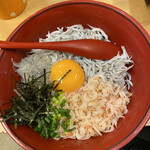 Yamagen Shouten - 豪華三色丼　セットで(¥1600)