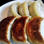 上海点心 豫園 - 焼き餃子です