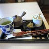 茶楽館　この葉 - ＊お煎茶、ぶらぶら漬け、焙じ茶ソフト。ソフトは焙じ茶の味わいもよく、滑らか食感で美味しいそう。 ＊お煎茶は一口お味見したのですが、香り味わいともにいいですね。