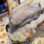 REVEL - ガーリックバターのバケットと牡蠣とか最高