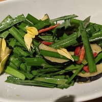 長宗我部 銀座 - 野菜が甘くみずみずしい。ドレッシングもよく合います