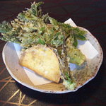 もりき - たらの芽と薩摩芋の天ぷら (店主からの差し入れです)