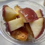 あっぷりてぃ - 「つがる」と「ふじ」のかけ合わせの「シナノスイート」を使ったリンゴ飴、濃厚な甘さのリンゴ飴です。