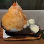 Niigata Ni Muraya - 季節の果物　桃　1000円　トッピング用アイスクリーム　150円
