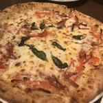 ピッツェリア トラットリア ダ・ボッチャーノ - カンピオーネのピザ