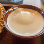 Teuchisoba Iyo Okina - 昼のおきまり、に付く杏仁豆腐。