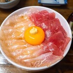 みなと食堂 - 平目とマグロ漬丼