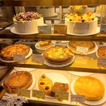 北浜レトロ - 人気の特濃チーズケーキ＠600円、山盛りベリーショートケーキ＠650円他