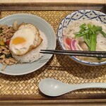 Toukyou Gapao - 鶏のガパオ(辛さ無し)+タイ式フォー