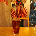 KING LION スリランカレストラン＆バー - ウーロン茶と可愛い調度品