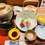 稲繁 - 料理写真:旬の幸御膳(一部)
松茸の土瓶蒸し他