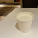 クィーンズソフトクリームカフェ - 山中牛乳