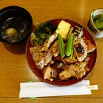 Yoinokuchi - 焼鳥丼