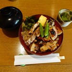 Yoinokuchi - 焼鳥丼