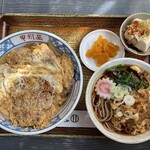 新宿甲州屋蕎麦店 - 料理写真:煮カツ丼セット(温かい小そば付) 970円