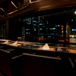 Fully equipped with private rooms ◆An open and elegant space with a view. For families and anniversaries